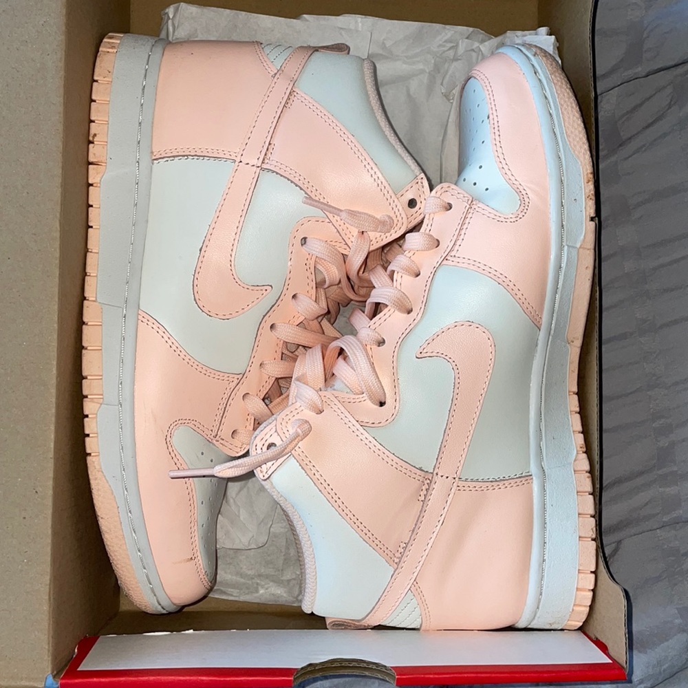 Womens Nike dunk high